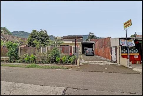 Adinda Homestay Lembang Exteriér fotografie